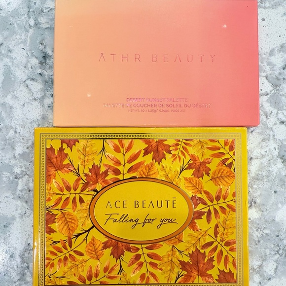 Eyeshadow Palette Bundle - Picture 2 of 4